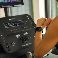 Smartwatch und Trainingskonsole